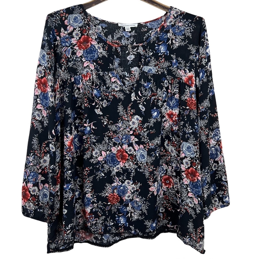 American Eagle Floral Print Blouse Key Hole Front Tassel Crochet Hem Size XL